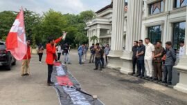 Orasi Ketua GMNI Jambi disambut Pimpinan DPRD Provinsi Jambi