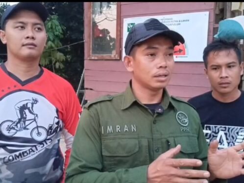 Manager PPh PT ABT, Imran saat menjelaskan, lima pos siaga karhutla dibagi berdasarkan wilayah kerja masing-masing blok.